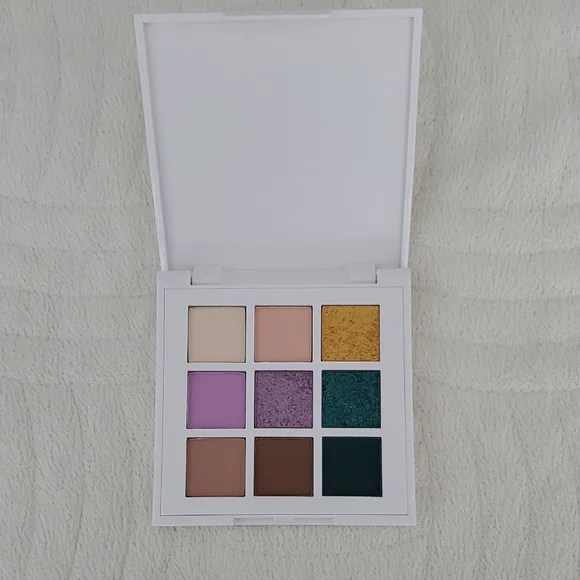 Make-up Bundle - Picture 8 of 11